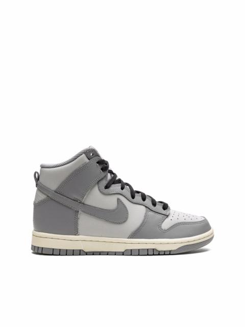 Dunk High sneakers