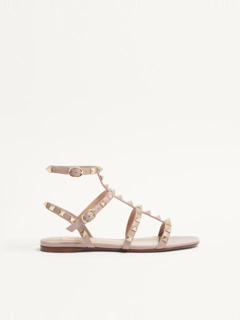 ROCKSTUD FLAT CALFSKIN SANDAL WITH STRAPS