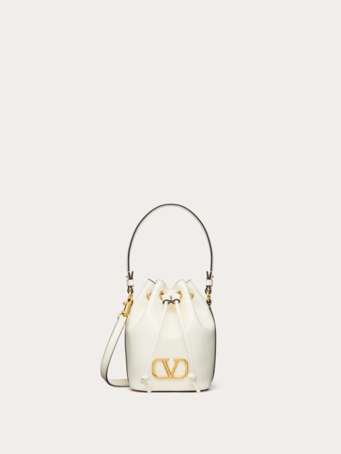 MINI VLOGO SIGNATURE BUCKET BAG IN NAPPA LEATHER