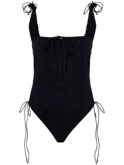 scoop-neck sleeveless body