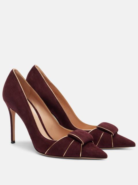Suede pumps