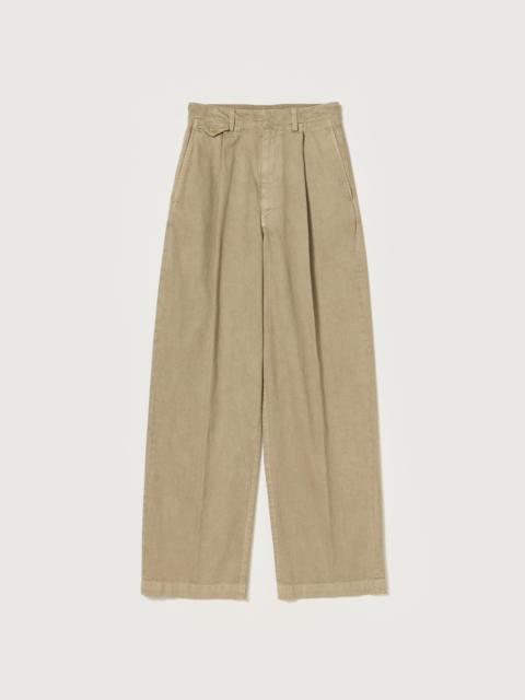 GARMENT-DYED FINX LIGHT CHINO ONE-TUCK WIDE PANTS