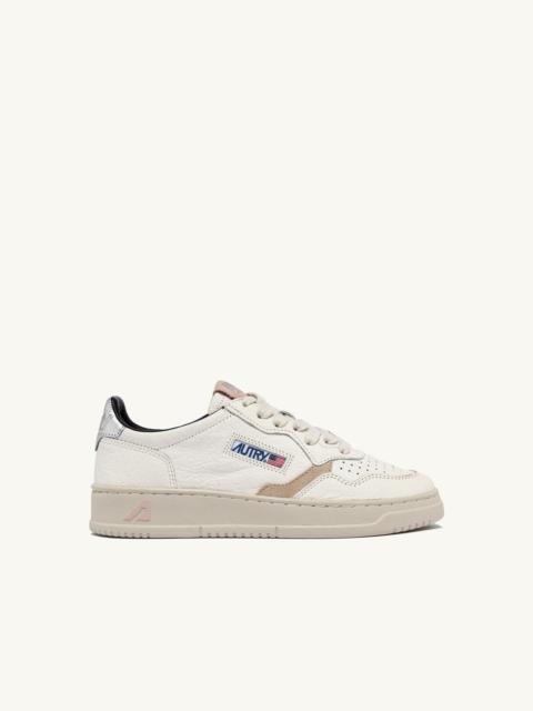 MEDALIST LOW SNEAKERS IN WHITE TEXTURED LEATHER WITH SILVER AND PINK DETAILS