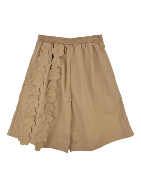 flower-embellished shorts