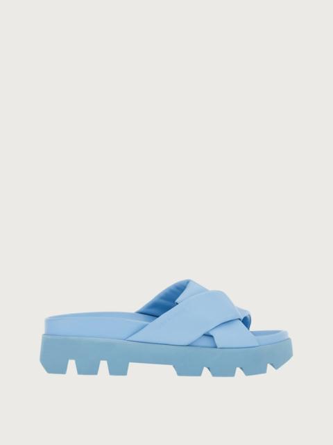 SPORTY SLIDERS WITH ORIGAMI KNOT