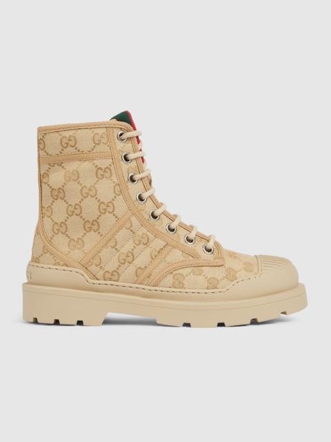 Women's boot with Web