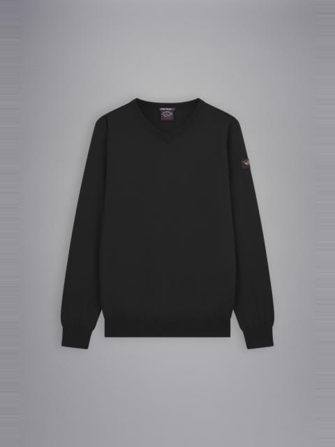 MERINO WOOL V-NECK WITH ICONIC BADGE