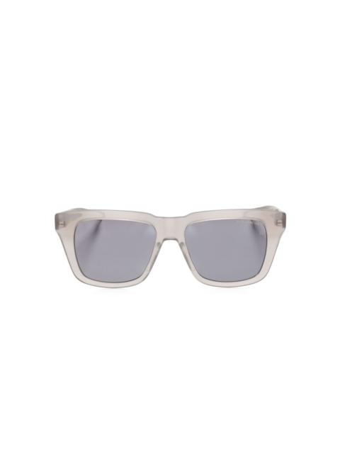 cat-eye sunglasses