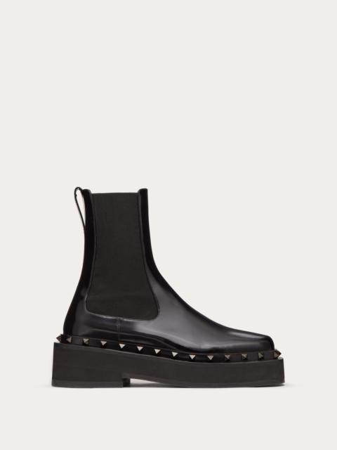 M-WAY ROCKSTUD BEATLE IN CALFSKIN WITH TONE-ON-TONE STUDS 50 MM