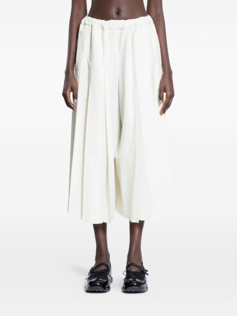 pleated trousers