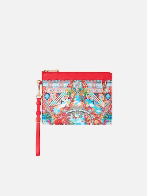 CLUTCH WITH WRISTLET