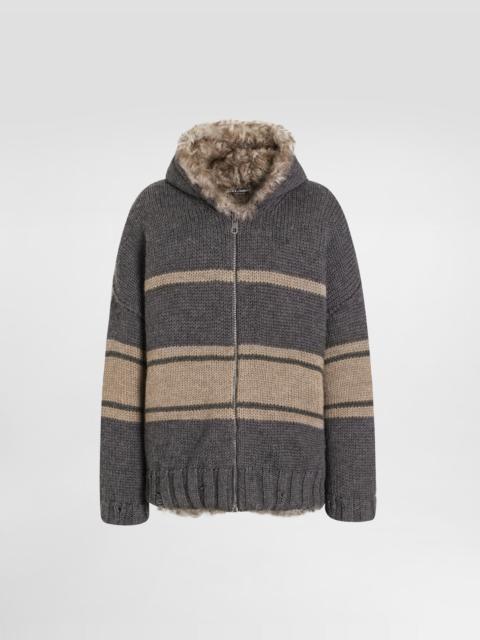 Knitted jacket with fur