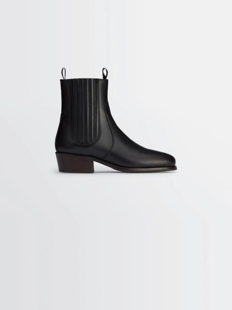 CHELSEA BOOTS