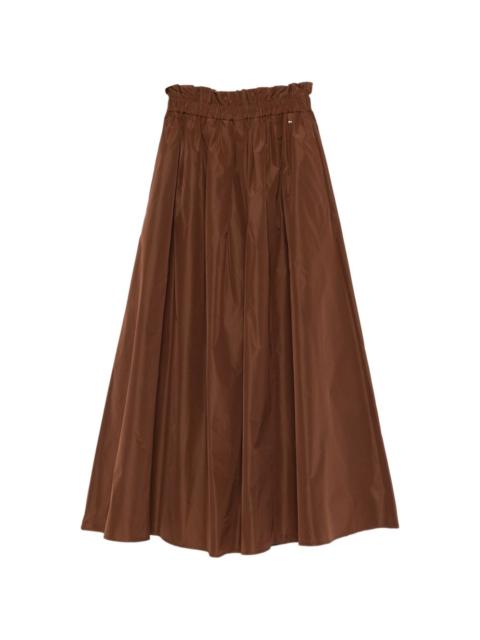 pleated skirt