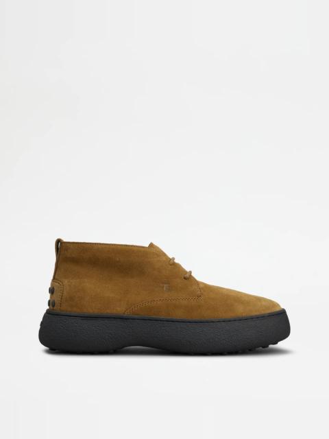 TOD'S W. G. DESERT BOOTS IN SUEDE - BROWN