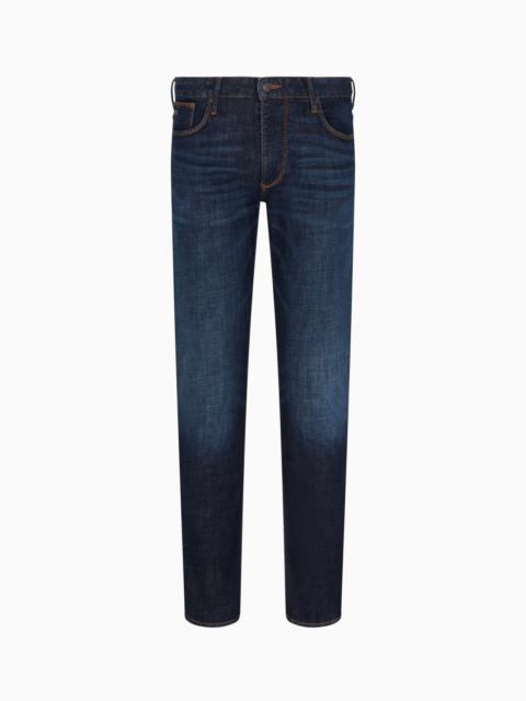 J06 SLIM-FIT, WASHED DENIM JEANS