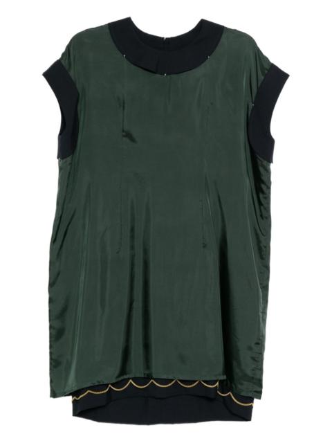 contrast-collar dress