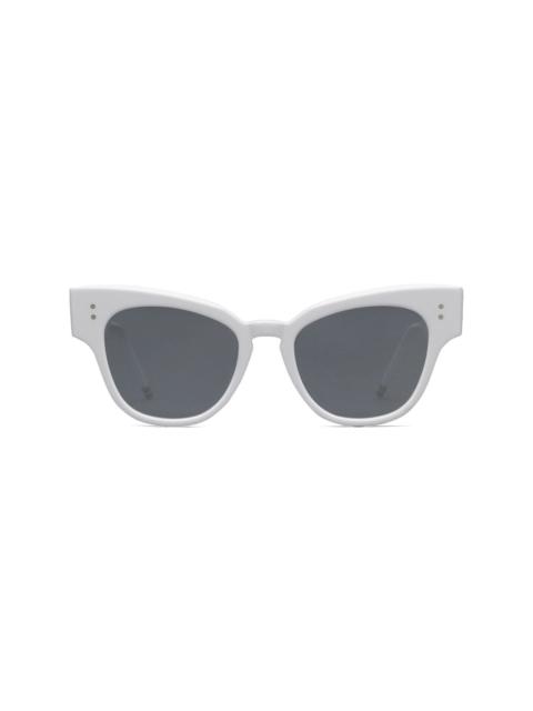 cat-eye frame sunglasses