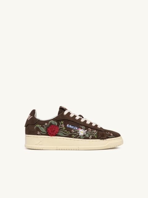DALLAS LOW 'FLORAL' SNEAKERS IN BROWN SUEDE