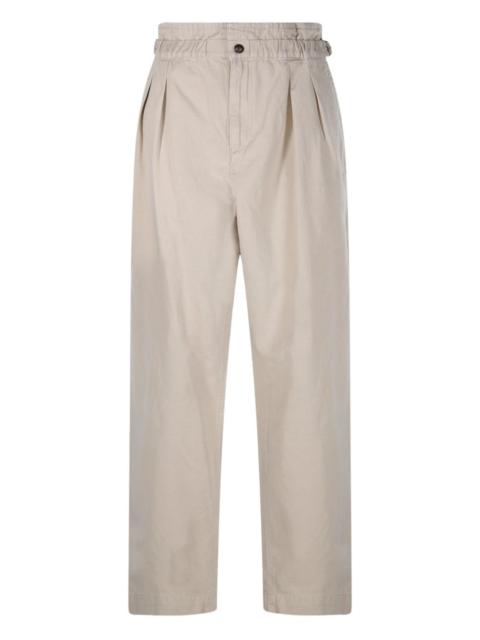 pleated trousers