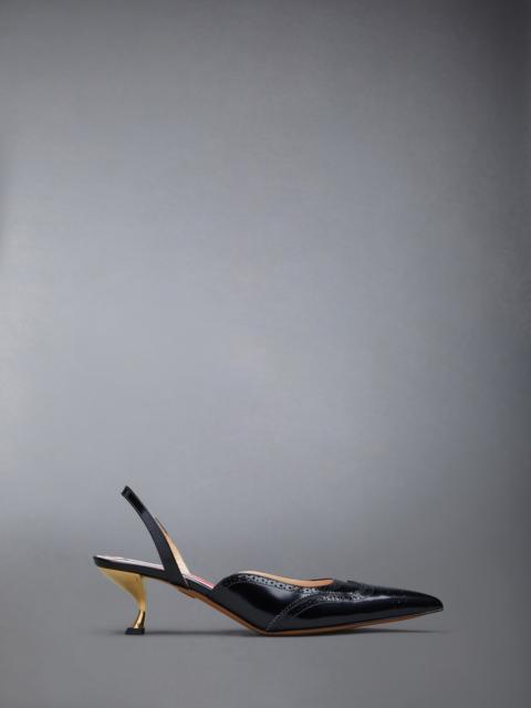 pointed-toe low-heel pumps
