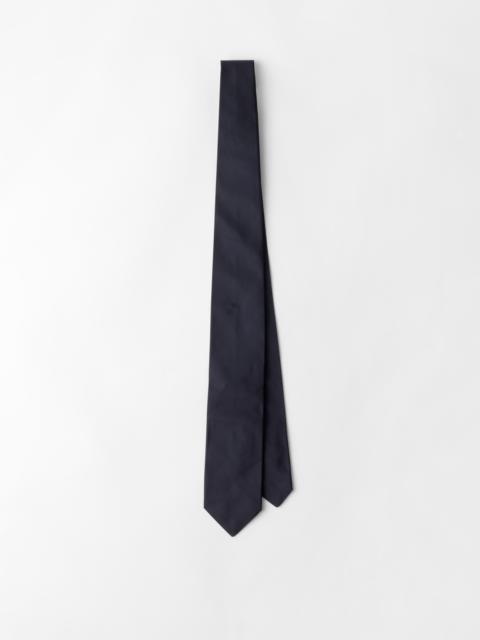 Silk tie