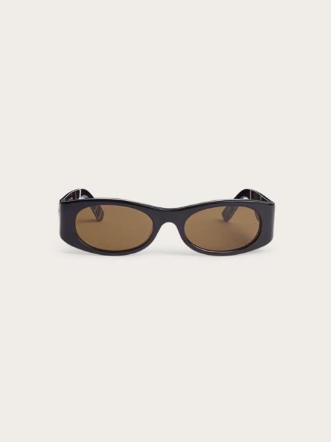 OVAL SUNGLASSES WITH PRINTED TEMPLES
