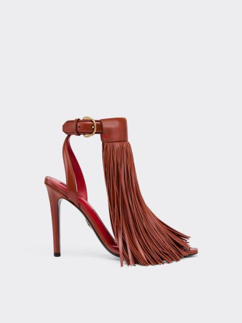 Leather sandals with fringing