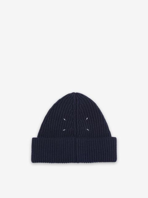 Four-stitches beanie