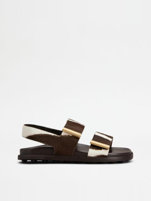 SANDALS IN PONY EFFECT LEATHER - WHITE, BROWN