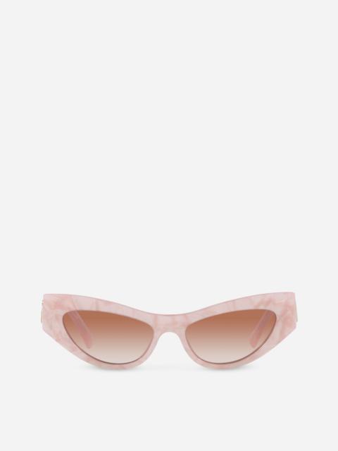 DG logo sunglasses
