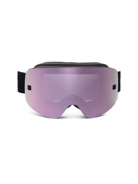 mirrored ski goggles
