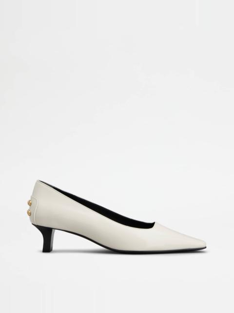 PUMPS IN LEATHER - WHITE