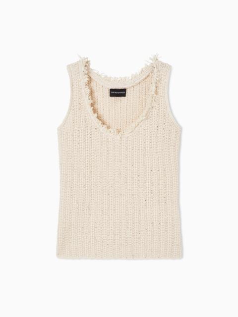 CHECKED-EFFECT KNIT TOP