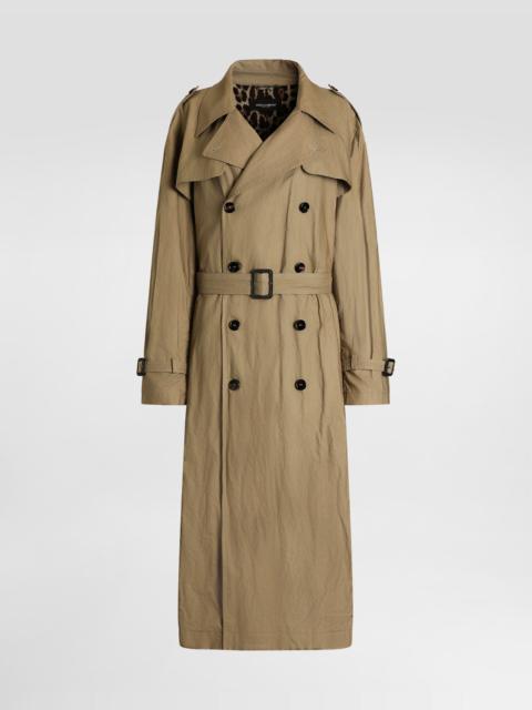 Double-breasted trench coat in wrinkled-effect cotton