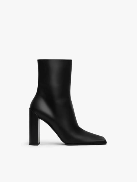 SQUARE ANKLE BOOTS IN CALFSKIN