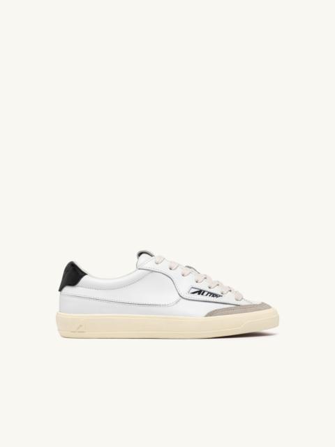 WINDSCAPE LOW SNEAKERS IN WHITE AND BLACK LEATHER