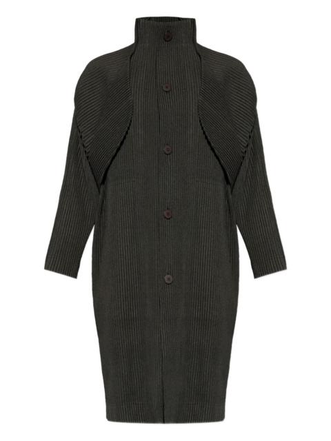 pleated single-breasted coat