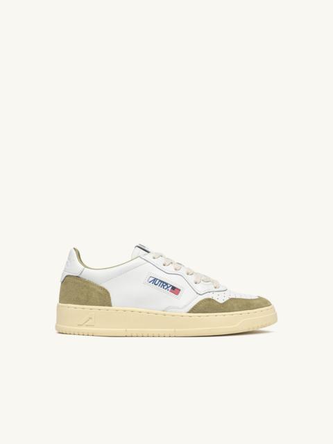 MEDALIST LOW SNEAKERS IN WHITE LEATHER AND GRAY GREEN SUEDE