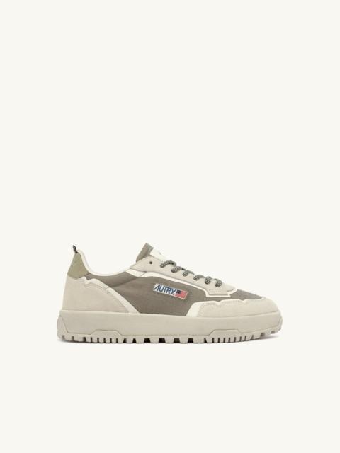 WILDPACE LOW SNEAKERS IN ELMOND AND WHITE CORDURA AND SUEDE
