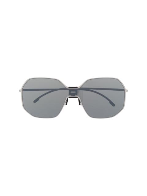 oversized-frame tinted sunglasses