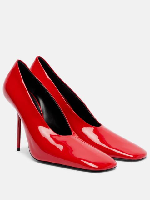 100 patent leather pumps