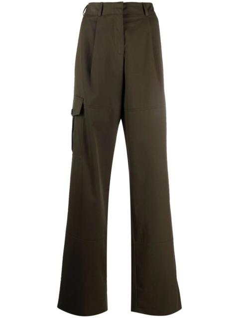 wide-leg cargo trousers