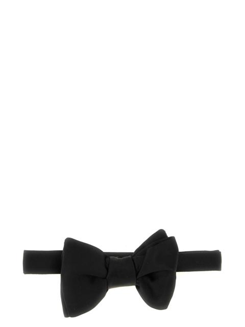 Silk bow tie