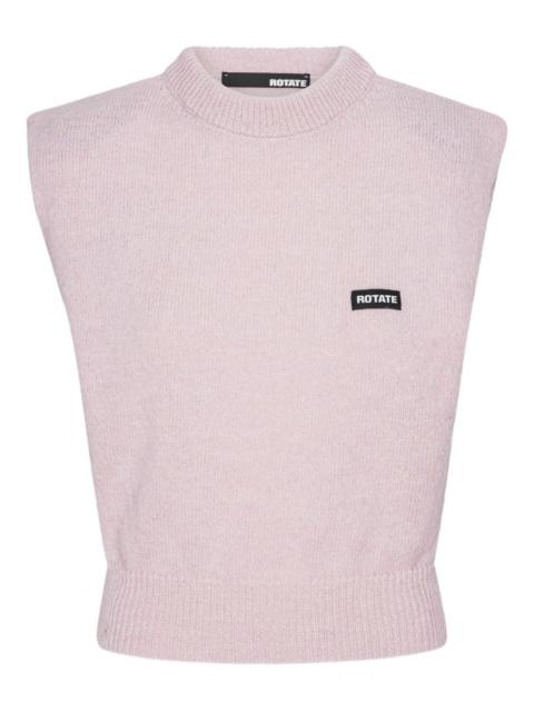 padded-shoulder knit vest