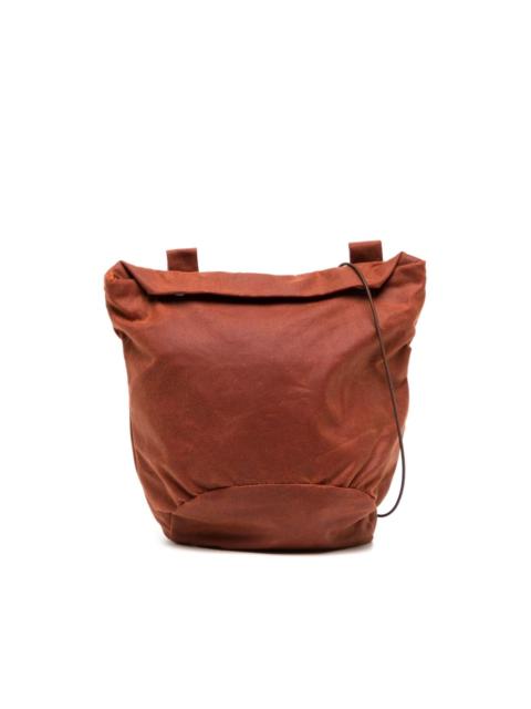 zip-fastening messenger bag