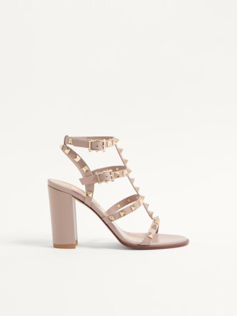ROCKSTUD ANKLE STRAP SANDAL 90 MM