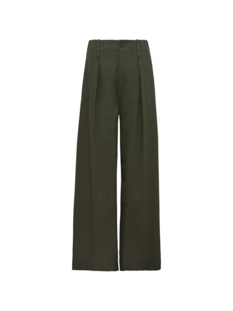 pleated trousers