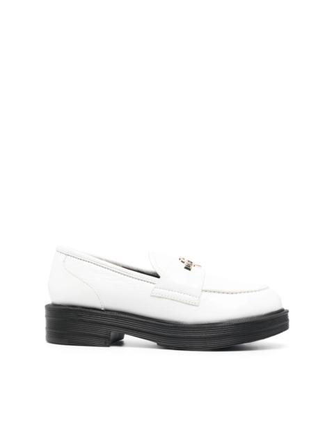 contrasting-sole logo plaque loafers