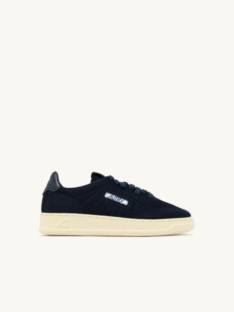 MEDALIST EASEKNIT LOW SNEAKERS IN SPACE BLUE KNIT